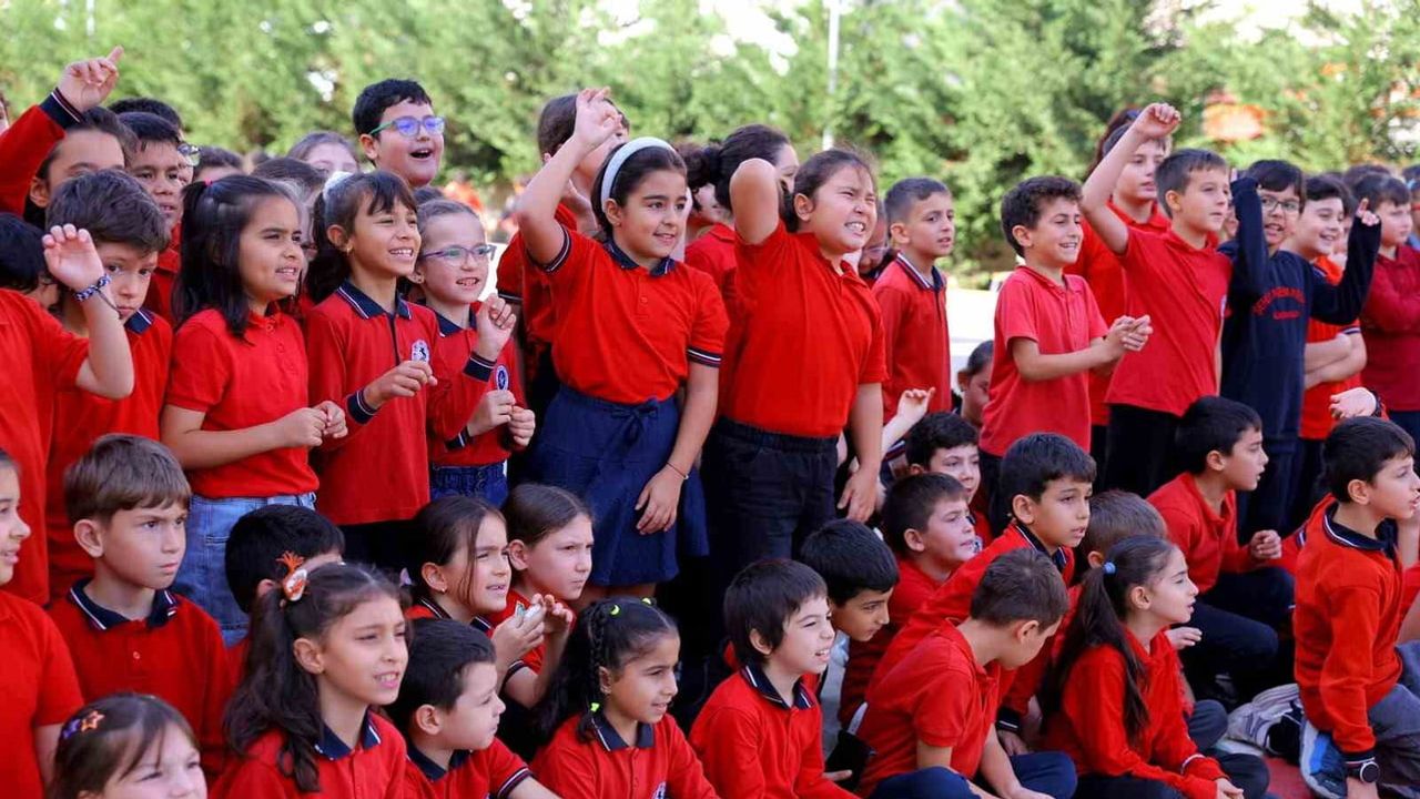 Okullarda merak ve oyun: Petek projesi öğrencilerle buluşuyor