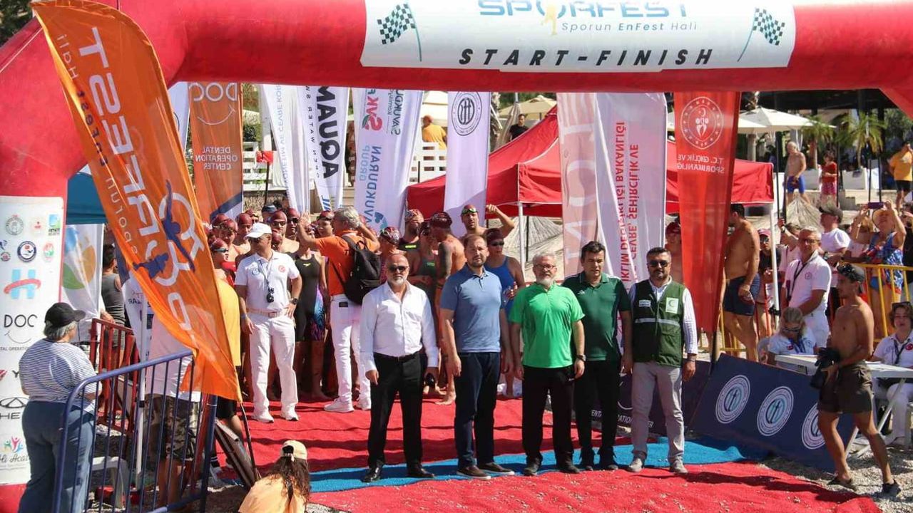 Ölüdeniz'de kulaçlar yarışıyor: Fethiye'nin spor festivali büyüyor