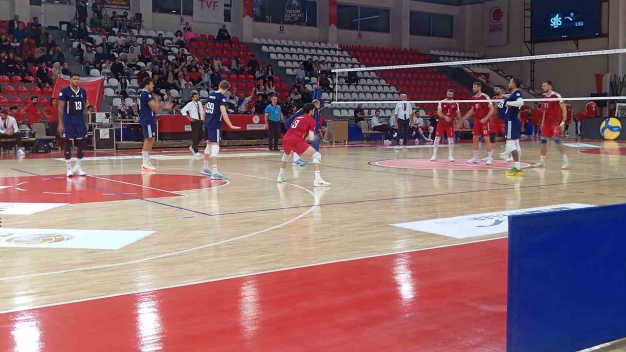 Onikişubat Belediyespor Efeler Ligi'ndeki ilk galibiyetini tie-breakte aldı