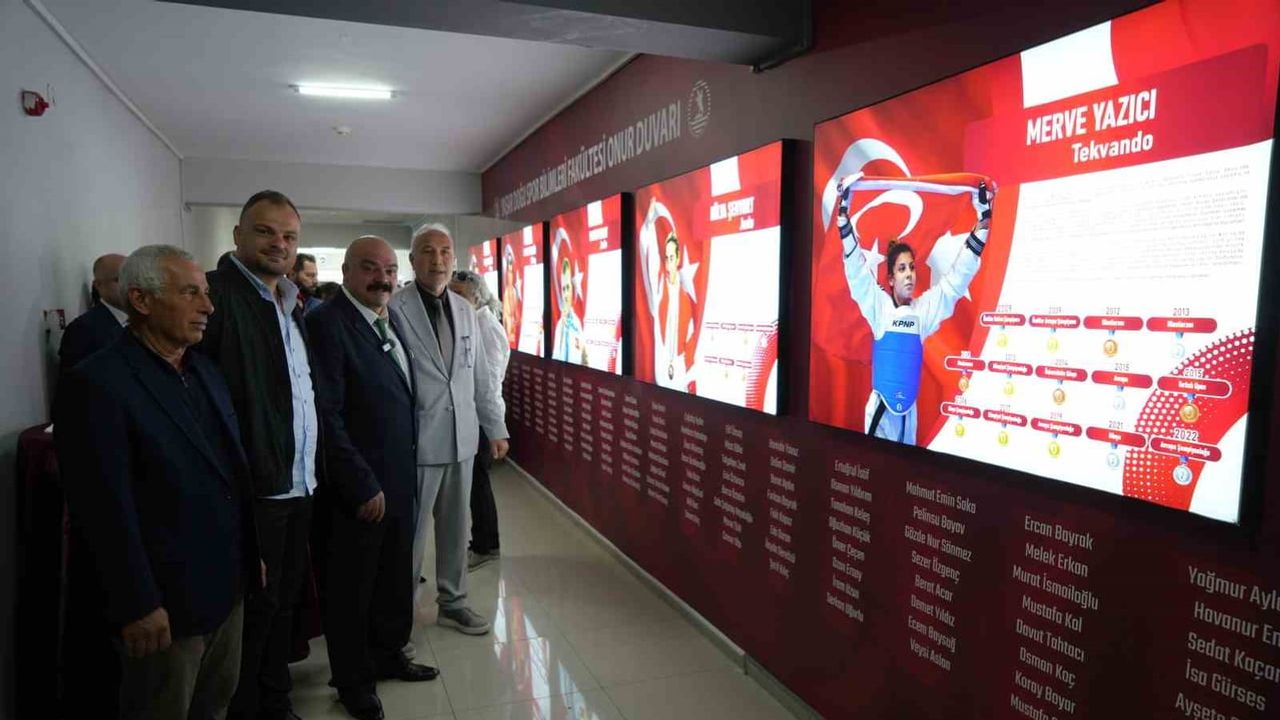 Onur duvarı OMÜ'de milli sporcuları yaşatıyor