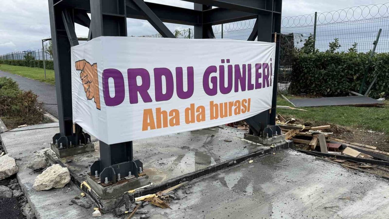 Ordu tanıtım günleri'nde şiveyle yazılan pankartlar çocukluk anılarını canlandırdı