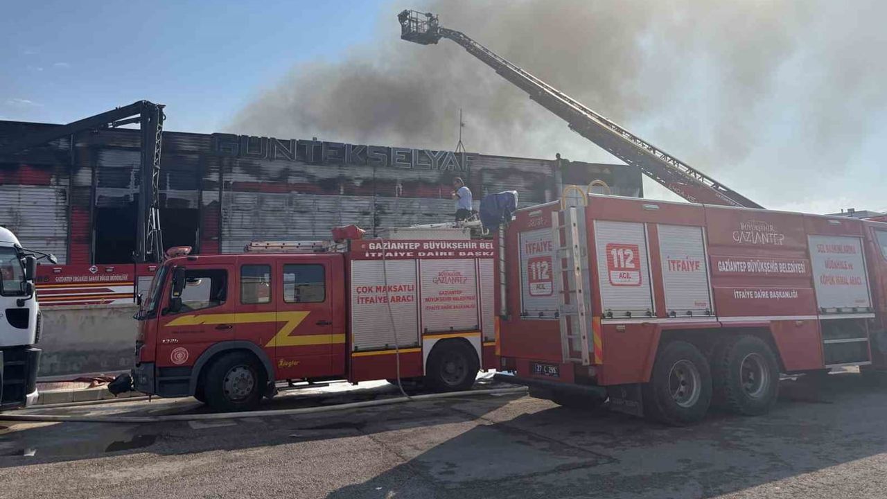 Organize sanayide gece çıkan yangın sonrası fabrika sahibi sigorta suçlamasıyla tutuklandı