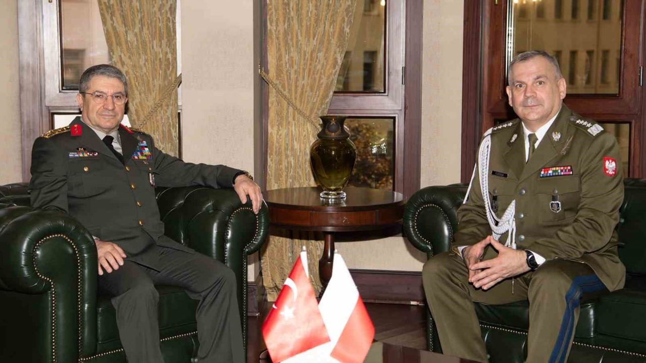Orgeneral Bayraktaroğlu, Polonya genelkurmay başkanı Kukula ile görüştü