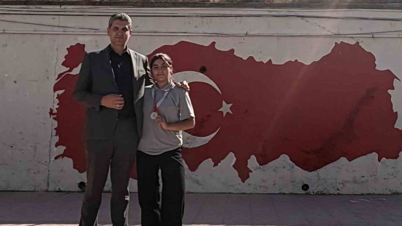 Ortaokul öğrencisinden kick boksta Türkiye birinciliği, Eskişehir gururlandı