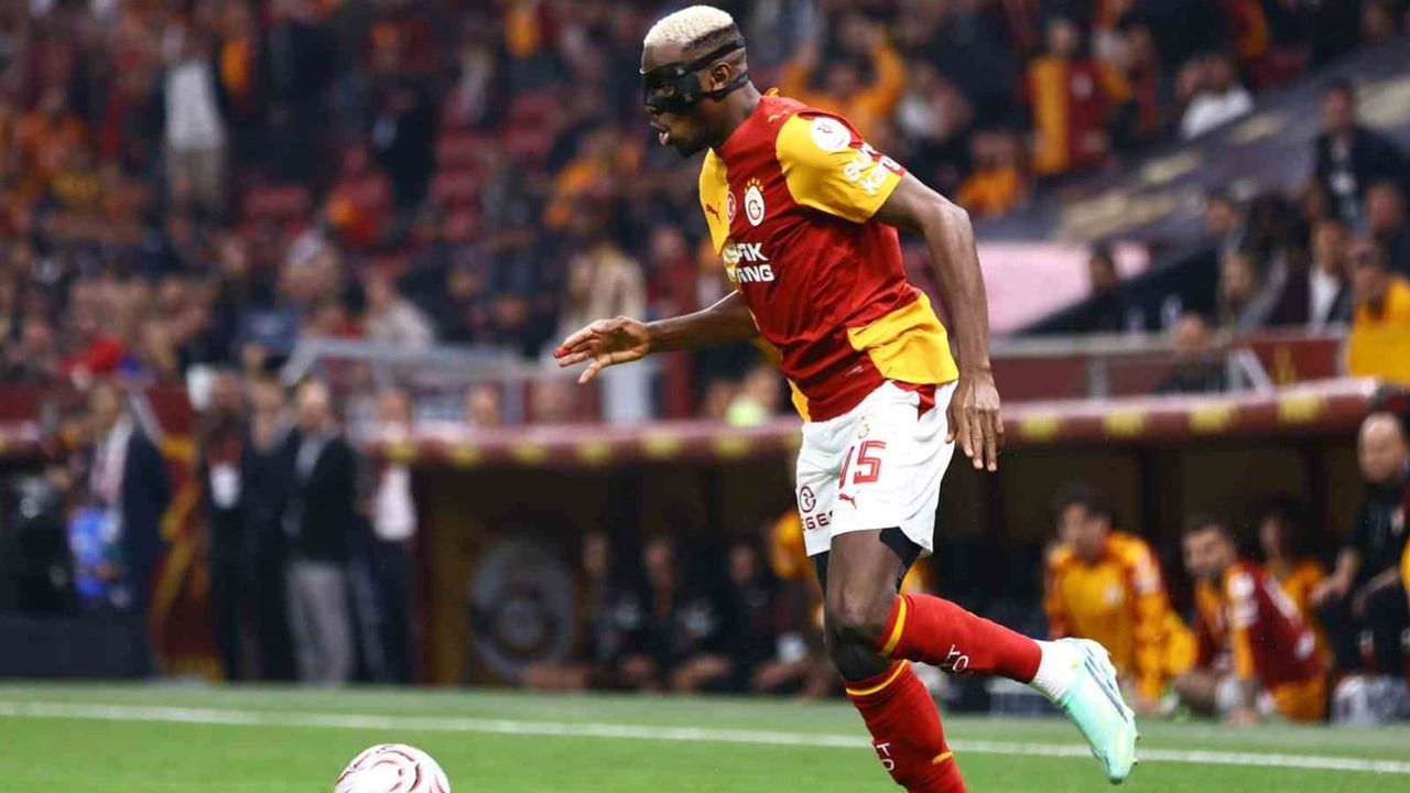 Osimhen sahalara dönüşünde Galatasaray'a asistle döndü