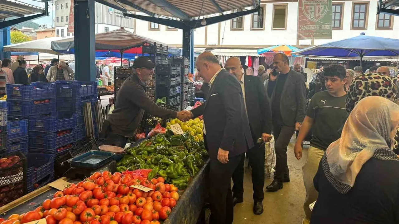 Osmaneli'de halkın nabzını tutan Torun: esnafın talepleri gündemde