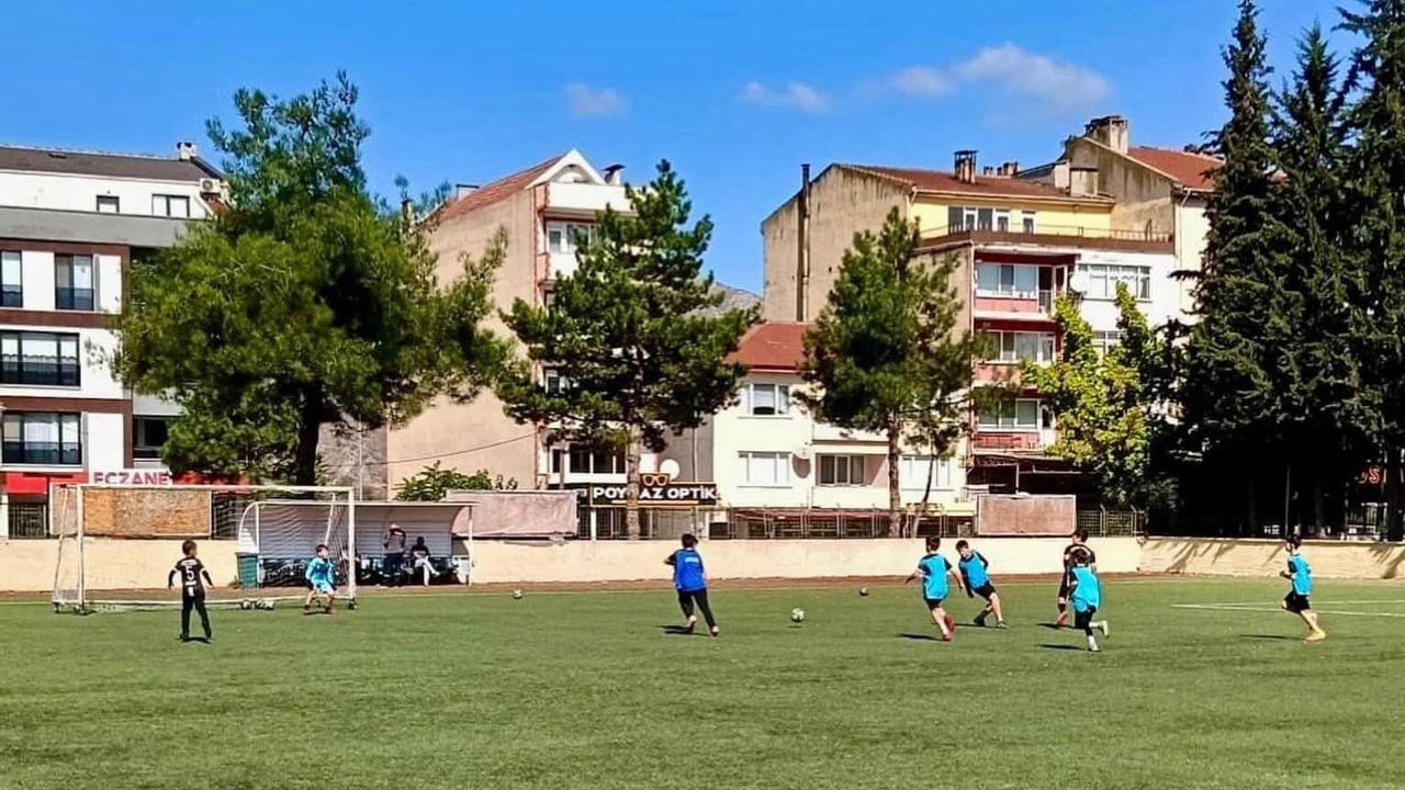 Osmaneli'nde amatör spor haftasında futbol coşkusu