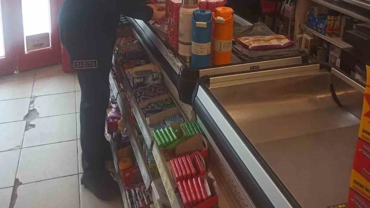 Osmaneli zabıtasından zincir marketlere sıkı fiyat ve hijyen denetimi