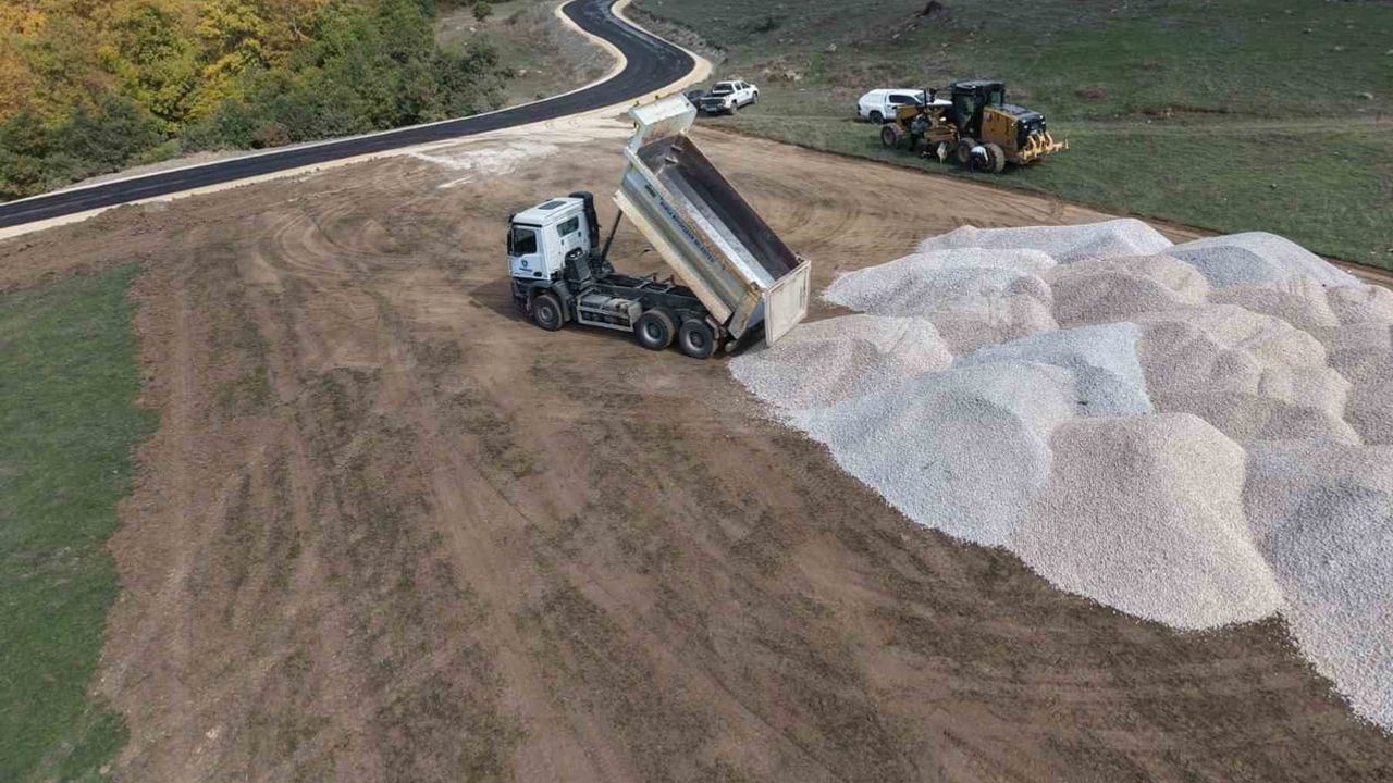 Osmangazi'de ulaşım rahatladı: 10 kilometre yol yenilendi ve genişletildi