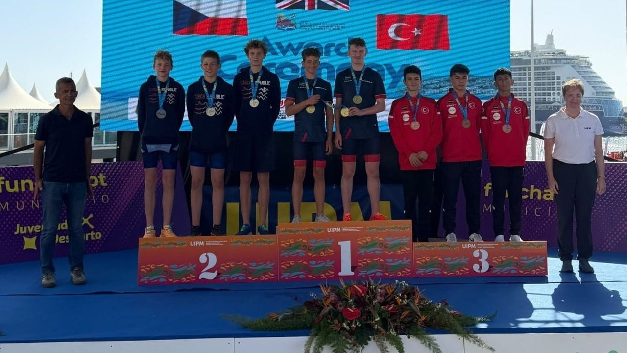Osmangazi’den üç genç sporcu dünya şampiyonalarında kürsüye çıktı