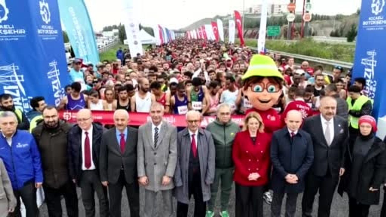 Osmangazi köprüsü'nde cumhuriyet ruhu koşuda buluştu