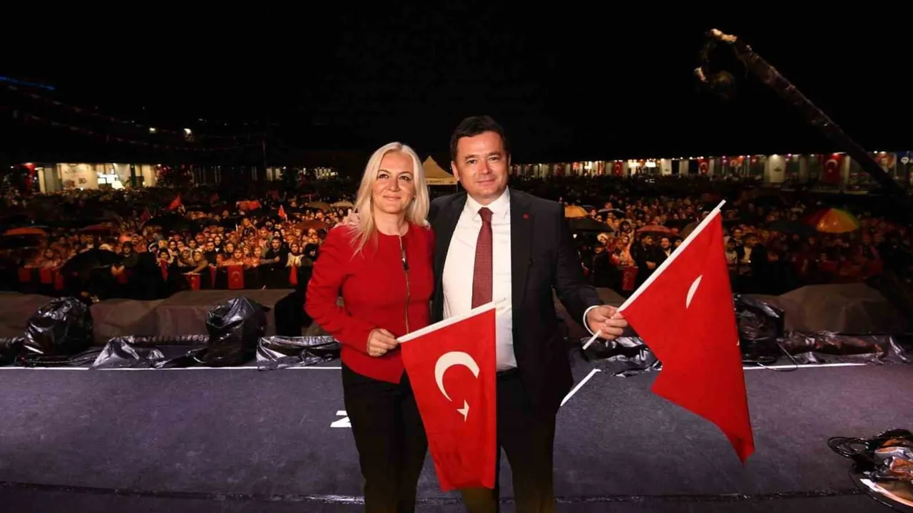 Osmangazi'nde Cumhuriyet 103 yaşında: Göksel konseri ve ücretsiz etkinliklerle kutlama