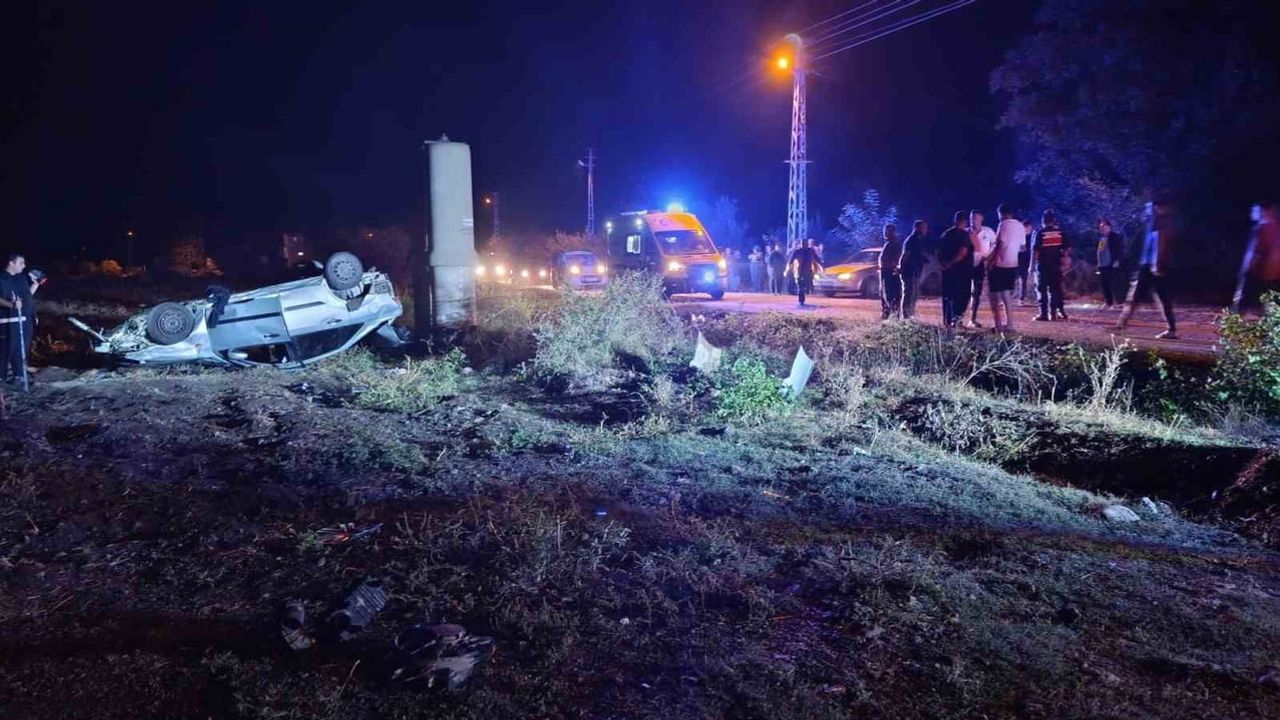 Osmaniye Düziçi'nde şarampole yuvarlanan otomobilde 3 kişi yaralandı