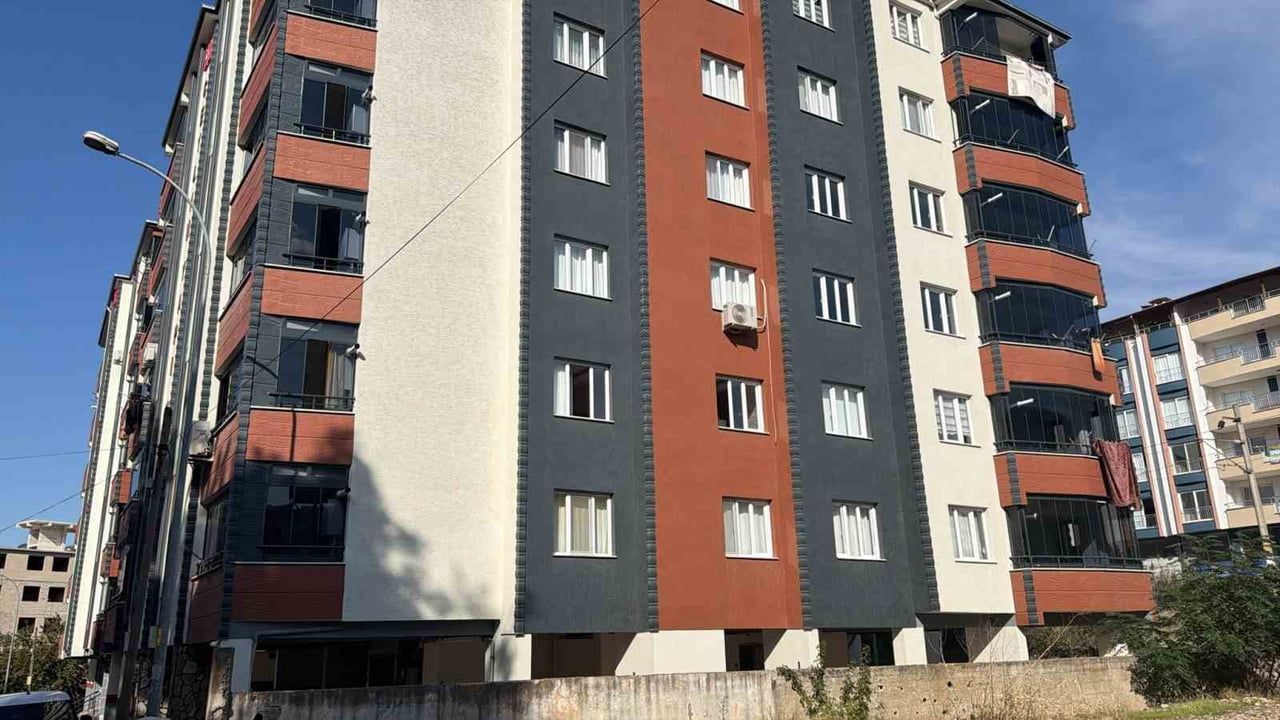 Osmaniye'nin Bahçe ilçesinde 20 günlük evli çiftin dairesinde silahlı can kaybı