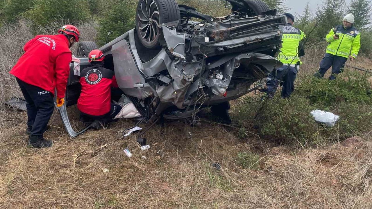 Otobanda bariyerleri aşan araç şarampole uçtu, 1 kişi yaralandı