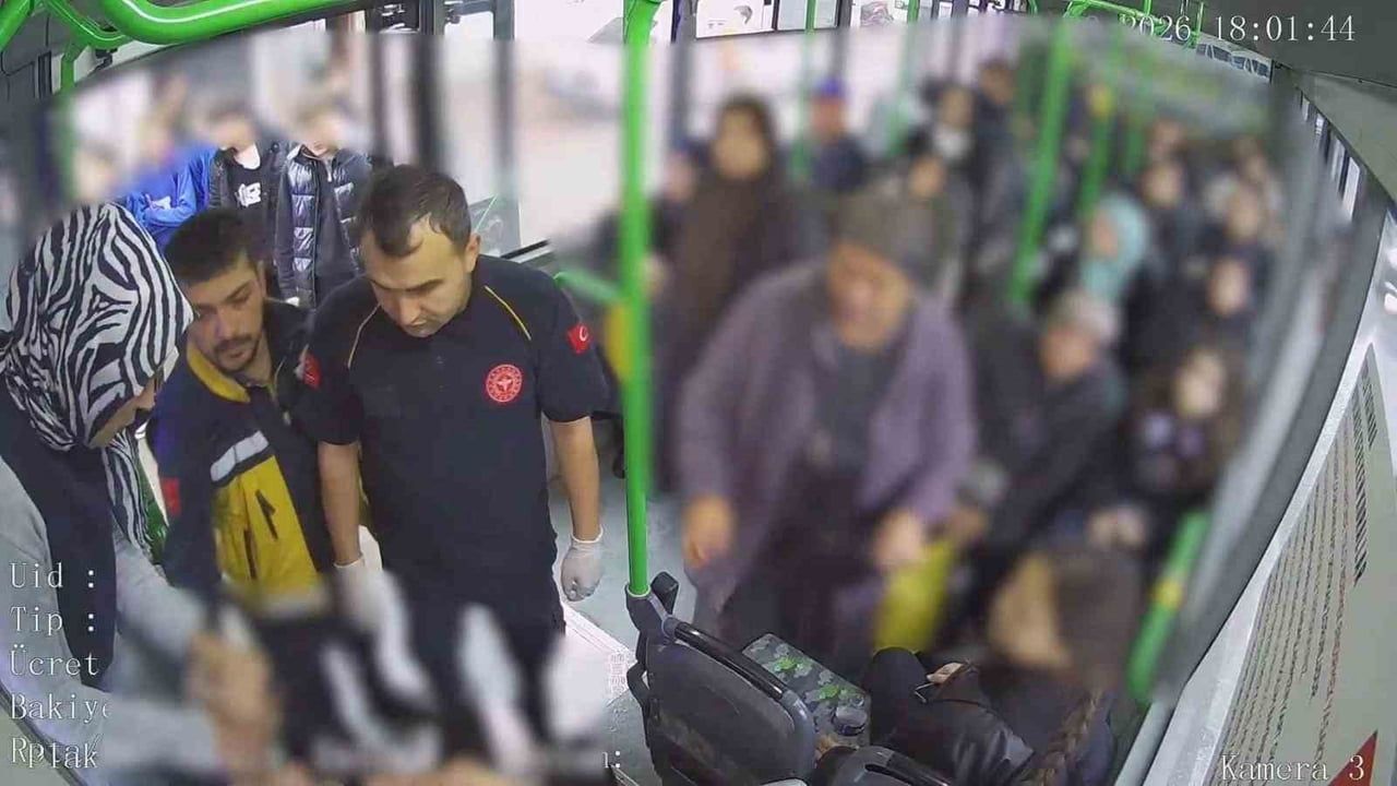Otobüs şoförünün soğukkanlı müdahalesi fenalaşan yolcuyu hastaneye ulaştırdı