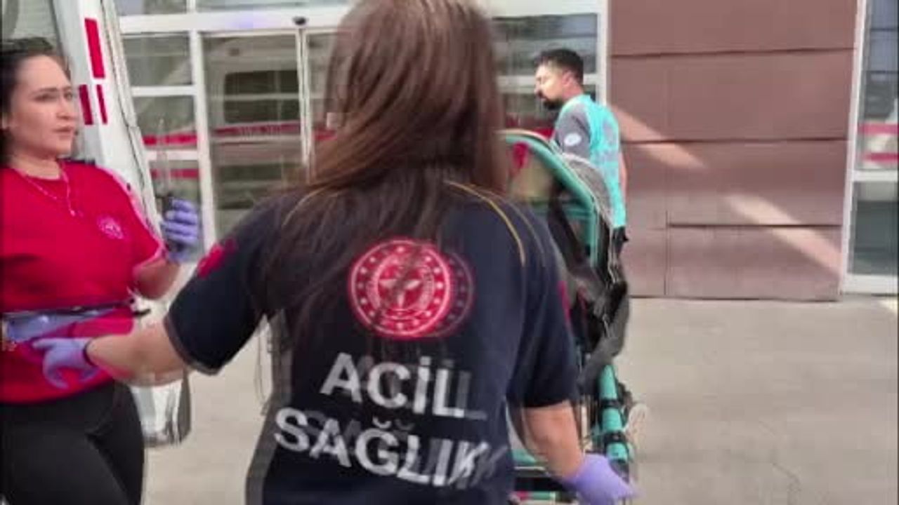 Otobüste dengesini kaybeden 72 yaşındaki yolcu bıçak kalçasına saplandı