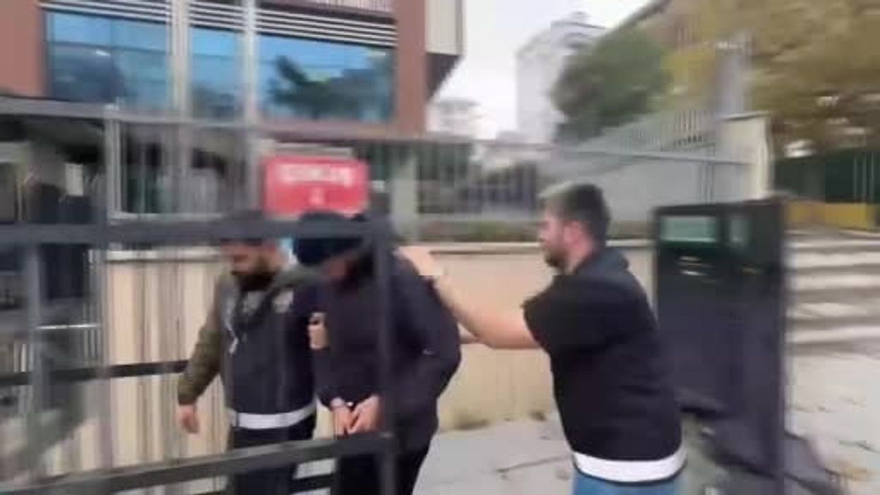 Otobüste gerilim: yumruk ve biber gazı iddiasıyla bir kişi yakalandı
