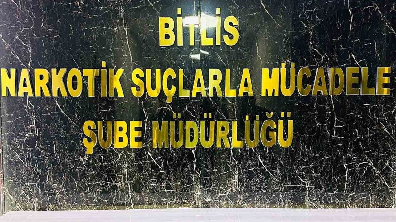Otobüste röntgende ortaya çıktı: mide ve bağırsaklarında 758 gram metamfetamin