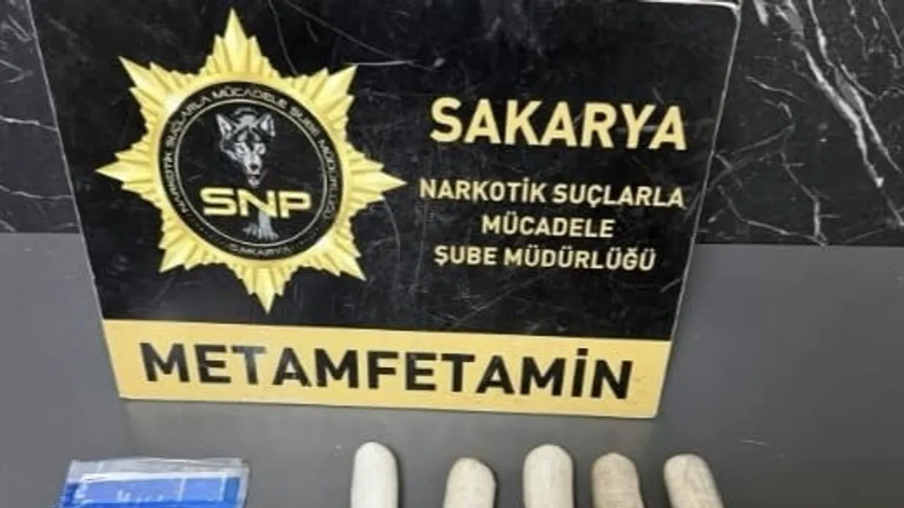 Otobüste yutturduğu uyuşturucunun midesinden çıkan İranlı tutuklandı