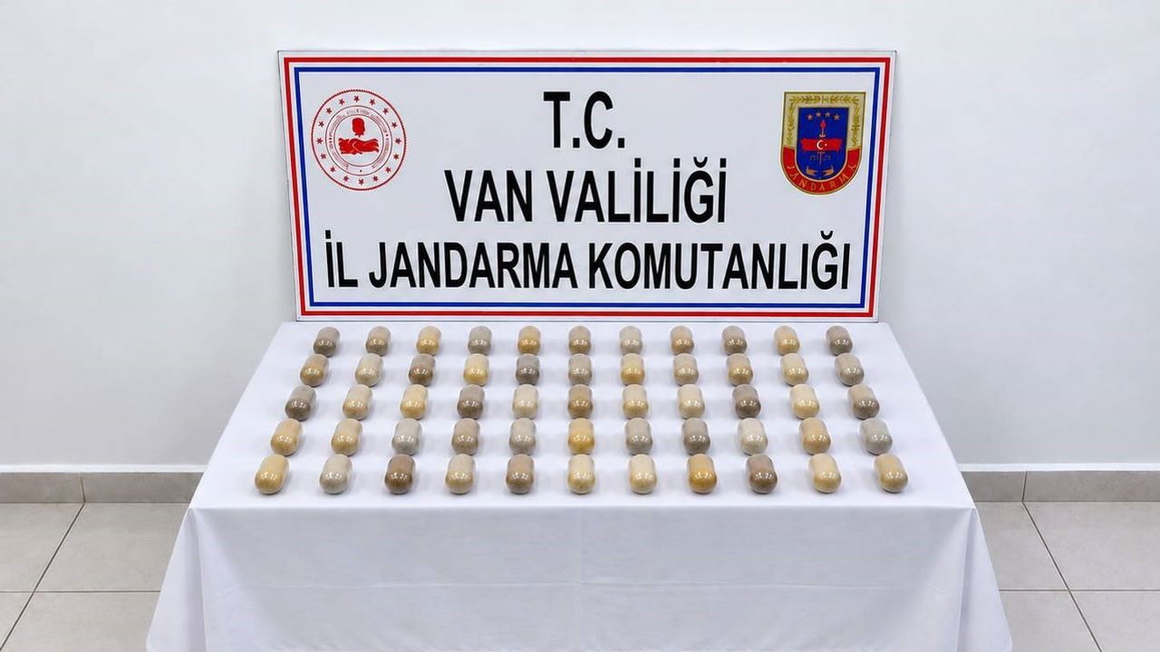 Otogarda yakalandı: vücudunda 55 kapsül metamfetaminle tutuklandı