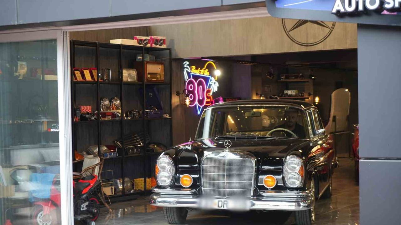 Oyuncak tutkusu garajı müzeye dönüştürdü: 17 nadir Mercedes sergileniyor