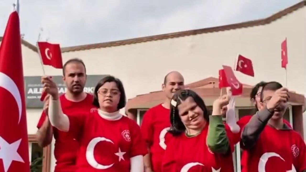 Özel gereksinimli öğrencilerin cumhuriyet klibi Erzurum'da ve sosyal medyada ilgi gördü
