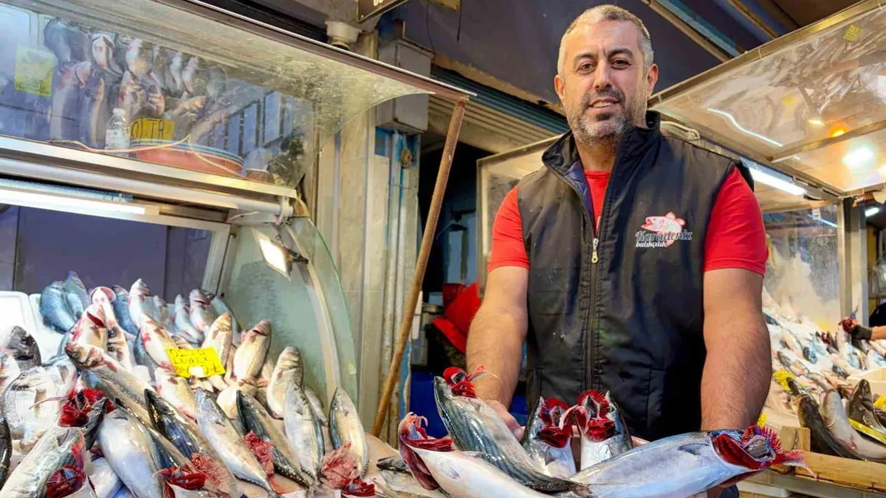 Palamut bolluğu İzmir tezgahlarını canlandırdı