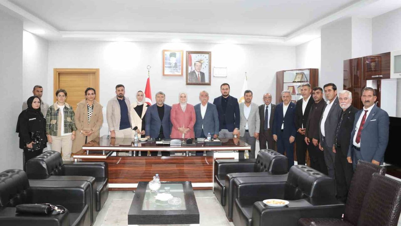 Palu’da siyaset blokunda değişim: beş meclis üyesi AK Parti’ye katıldı