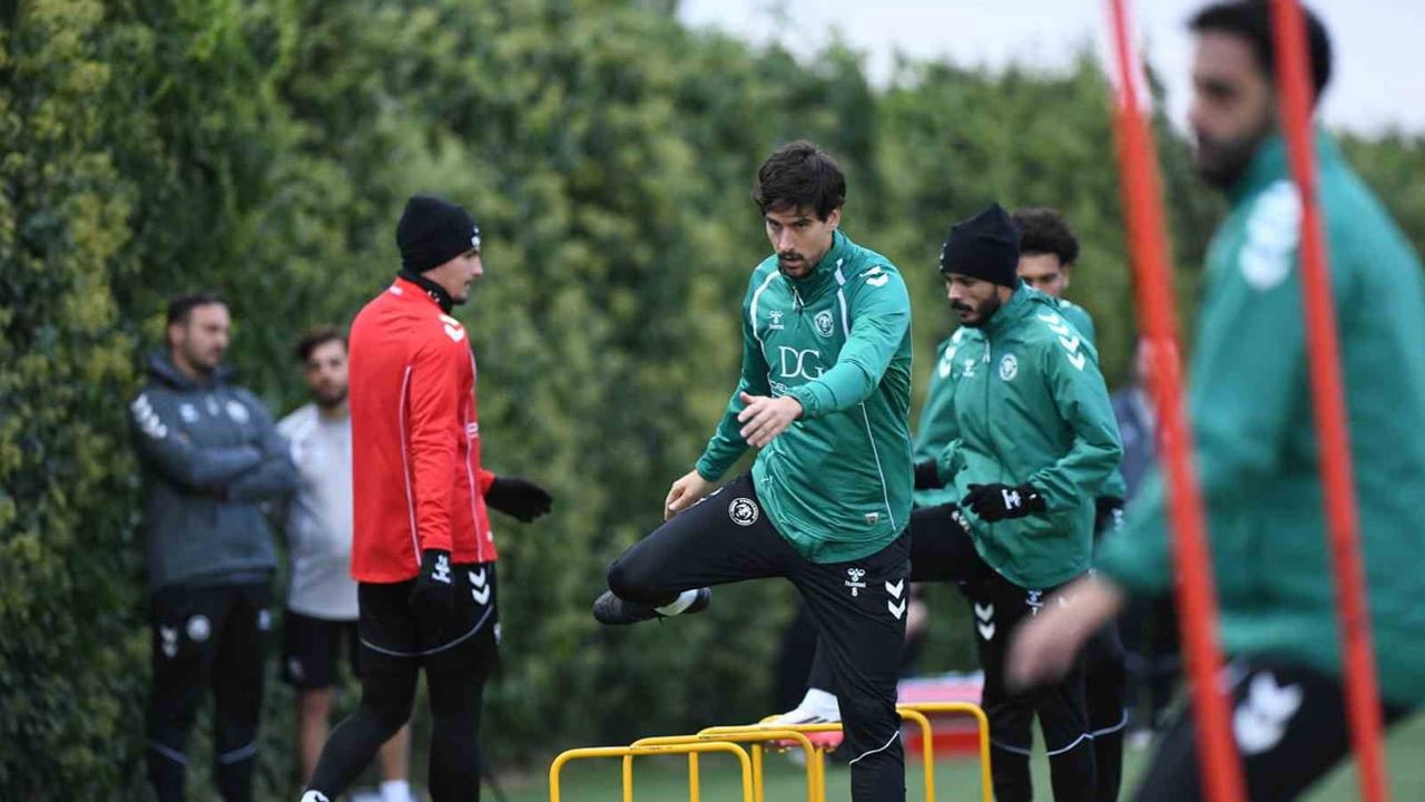 Palut'la prova: Konyaspor Başakşehir sınavına hazırlanıyor