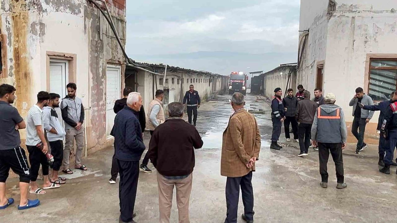 Pamukova'da alevler çiftlikte yükseldi, itfaiye hızla müdahale etti