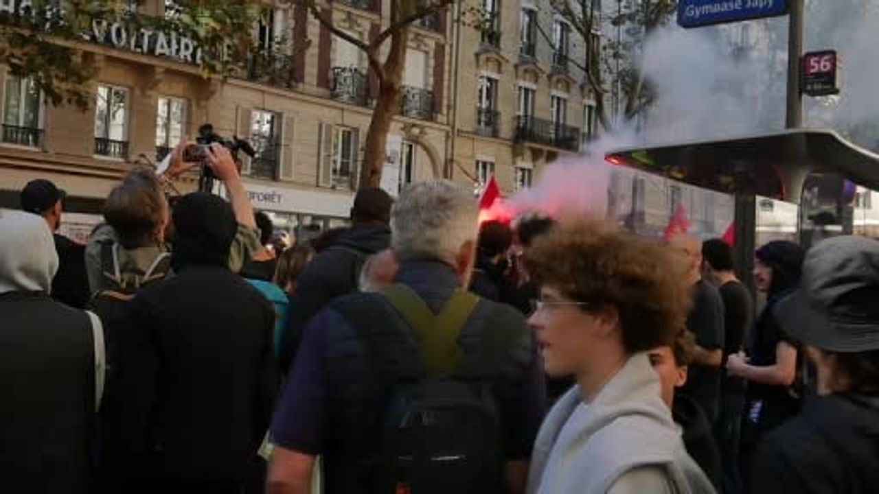 Paris'te lise eylemleri meydan çatışmalarına dönüştü