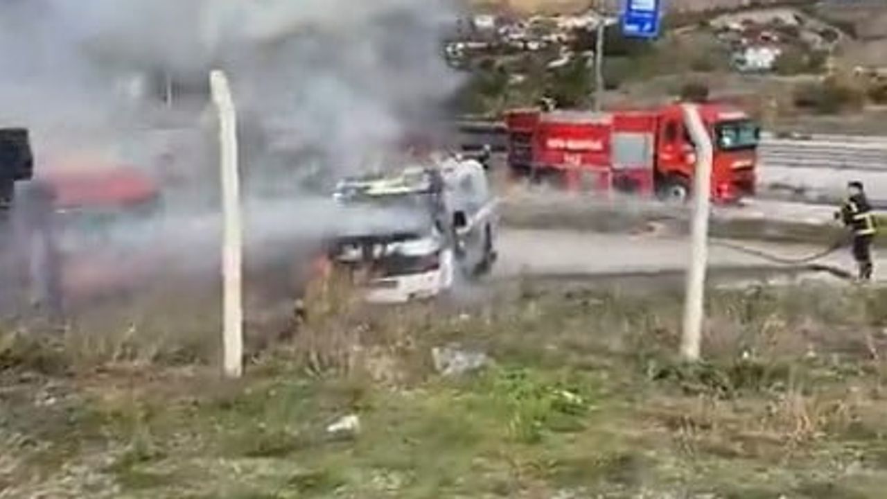 Park halindeki tanker Tosya'da yanarak kullanılamaz hale geldi