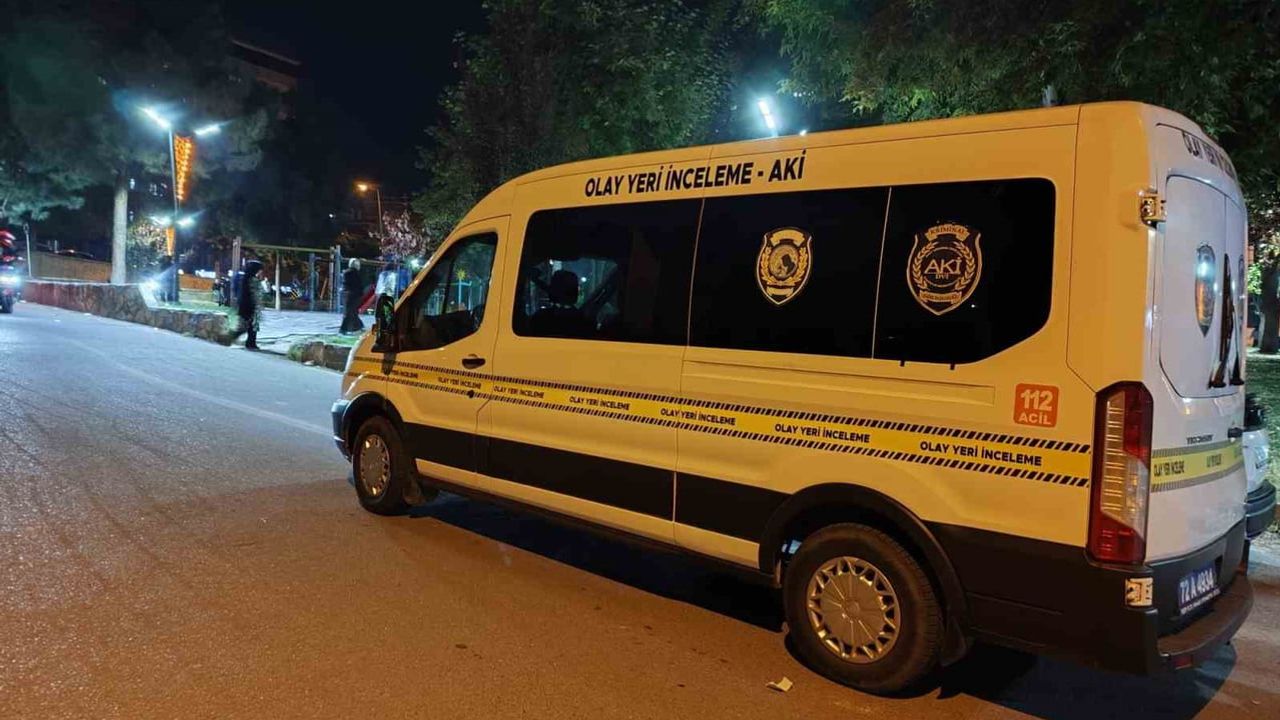 Parkta başlayan kavga bıçaklı yaralanmayla sonuçlandı