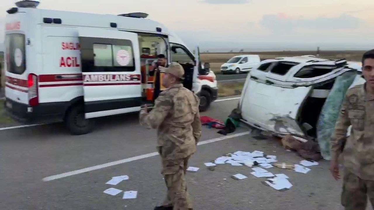 Patnos’ta akşam yolculuğu kaza ile sonlandı: araçta 3 yetişkin ve 4 çocuk vardı