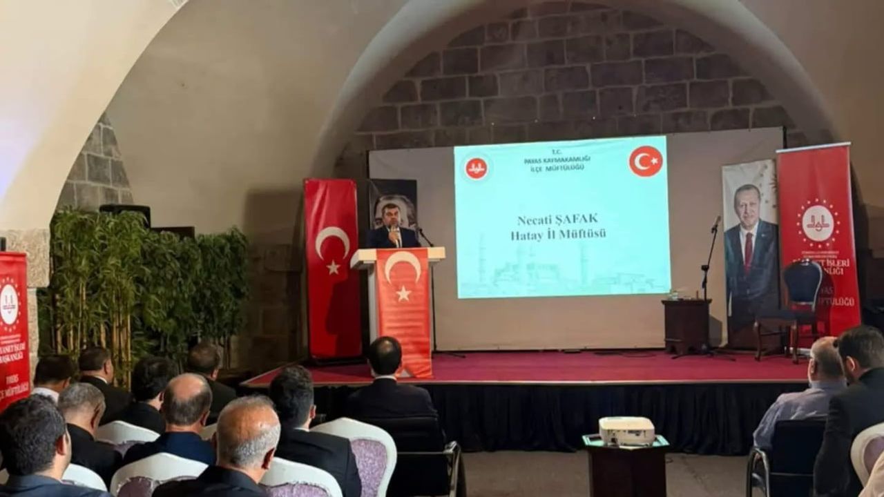 Payas’ta mevlid-i nebi programı protokol ve vatandaşları buluşturdu