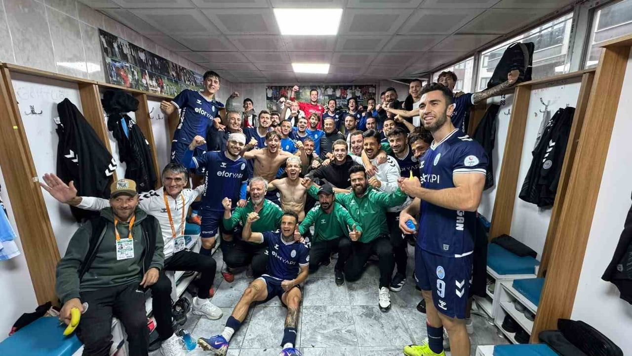 Pazarspor kontrollü oyunla Küçükçekmece Sinopspor'u 3-1 mağlup etti
