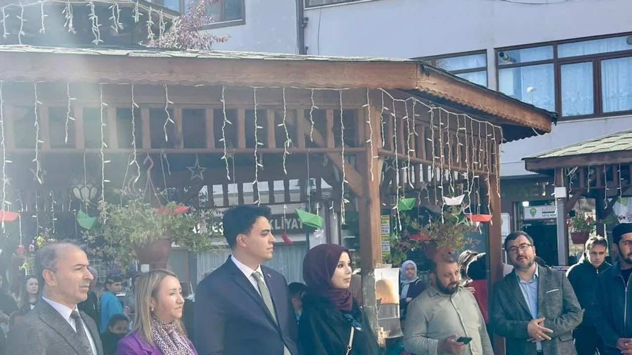 Pazaryeri'nde 'nehirden denize özgür filistin' temalı hayır çarşısı kuruldu