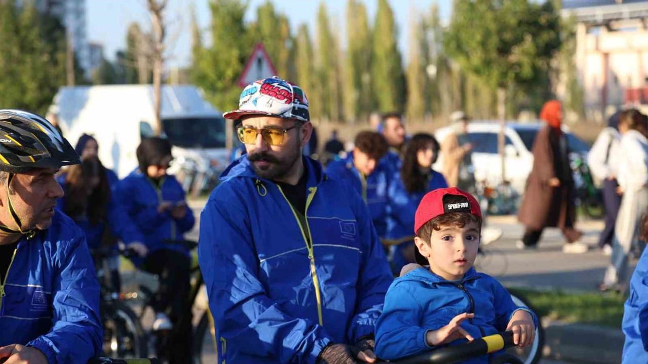 Pedalın sesi Sivas'ta yükseldi: hareketlilik haftasında yüzlerce kişi bisiklete bindi