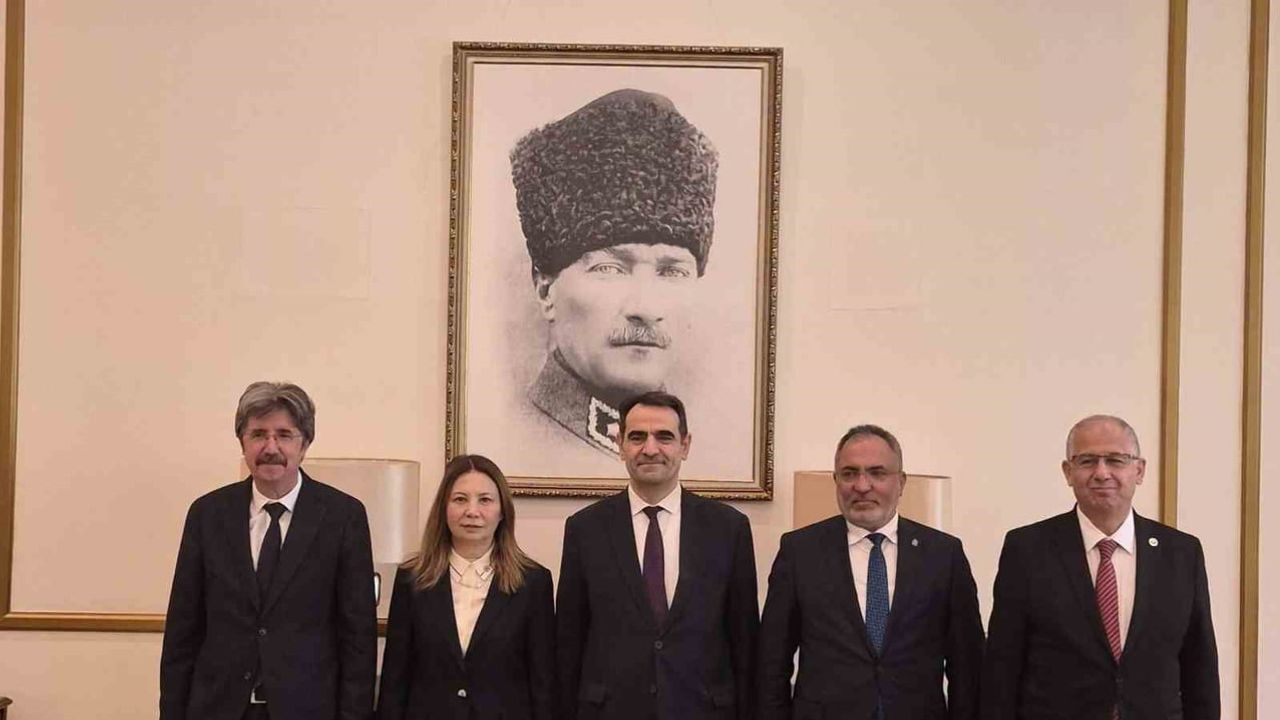 Pekin'de üniversitelerarası iş birliği kapıları aralandı