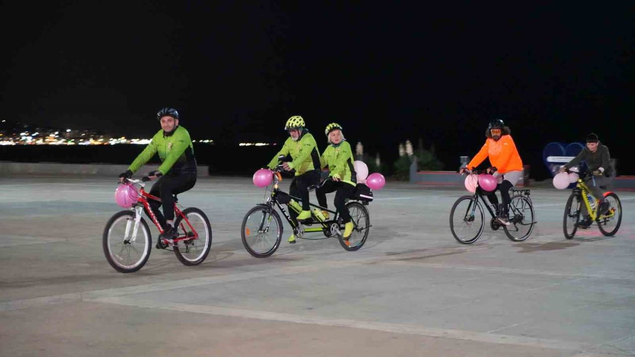 Pembeleşen yollar: Atakum'da farkındalık için pedal çevirdiler