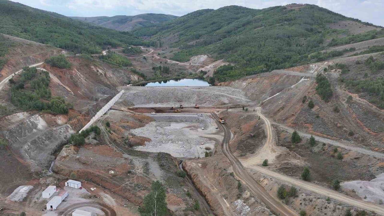 Petekli göleti gövde dolgu aşamasında: 6 bin 340 dekar için su depolanıyor
