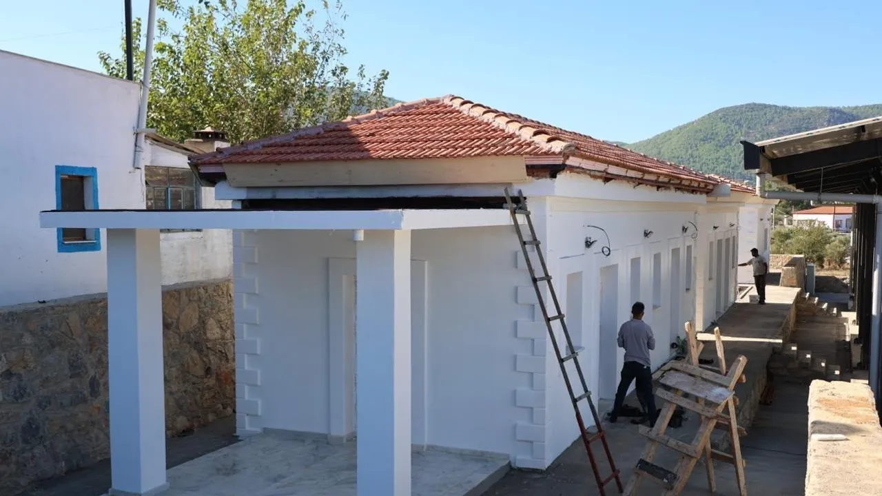 Pınarlıbelen'de pazar yeri ve sosyal etkinlik alanı hizmete hazırlanıyor
