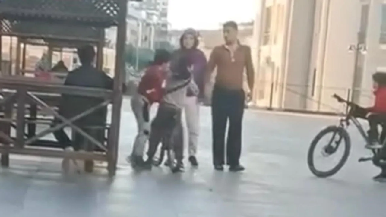 Polatlı'da akran kavgasına abla ve ağabey müdahalesi kamerada