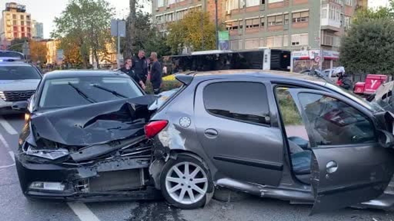 Polisin toprakla müdahalesi Beşiktaş'taki zincirleme kazanın büyümesini engelledi