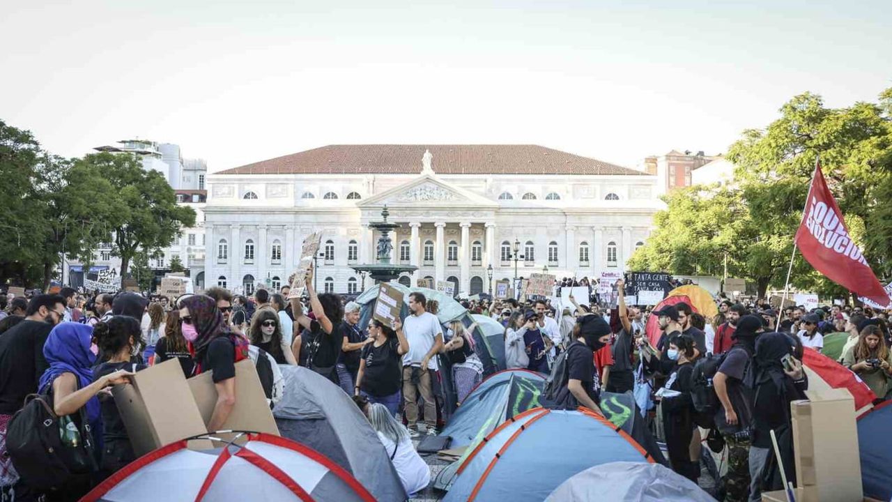Portekiz'de konut krizi protestoları sert müdahaleyle sonlandı