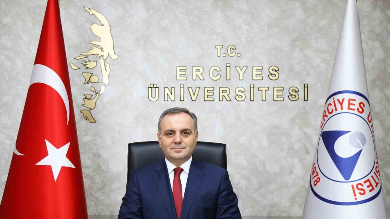 Rektör Altun'dan cumhuriyetin 103. yılında gençlere güven ve sorumluluk çağrısı