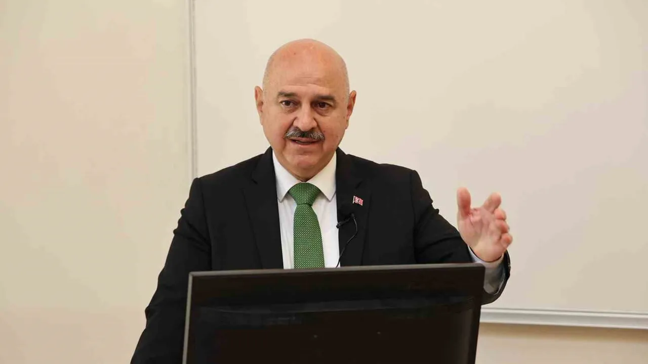 Rektör ilahiyatta felsefe dersiyle öğrencilerle buluştu