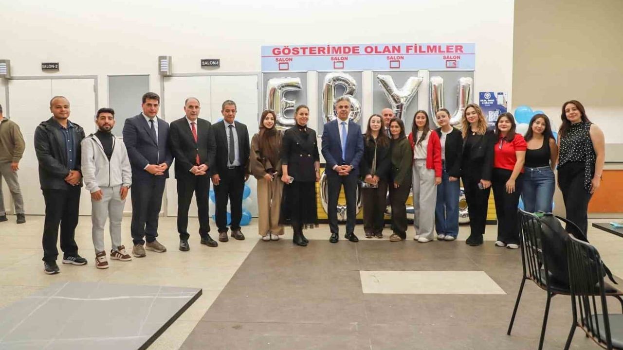 Rektörün stant turu: oryantasyonda kulüplerin çalışmaları ön plana çıktı