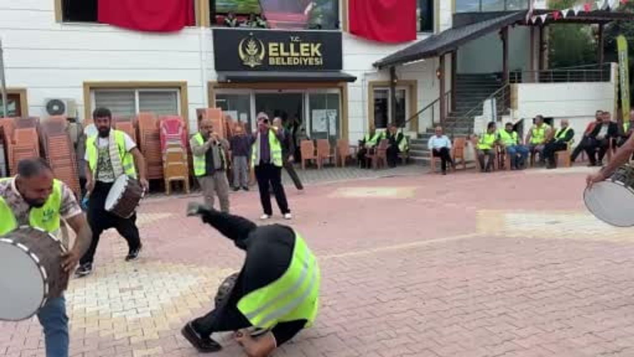 Renkli yarışma festivalin yıldızı oldu: Düziçi'nde traktör çekme heyecanı
